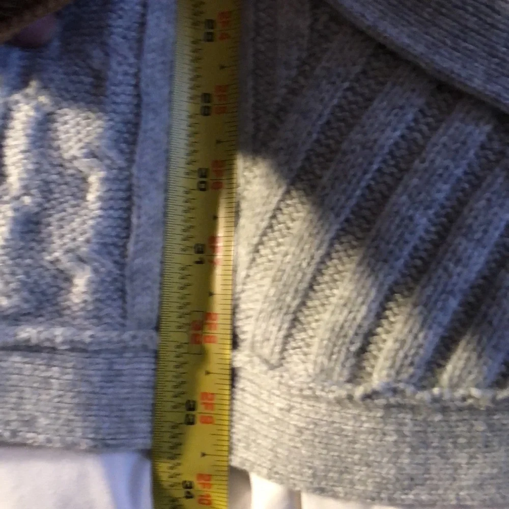 Beautiful Talbots sweater - Picture 4 of 9